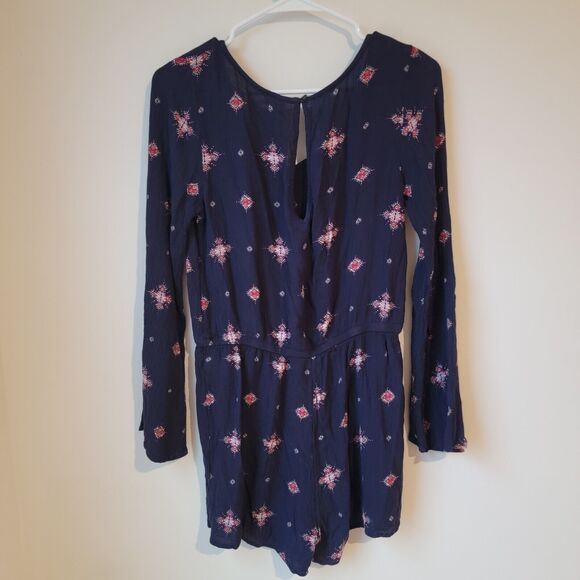 Mudd Long Sleeve Romper Size Medium M Aztec Gauze‎ Keyhole V Neck - Picture 2 of 6